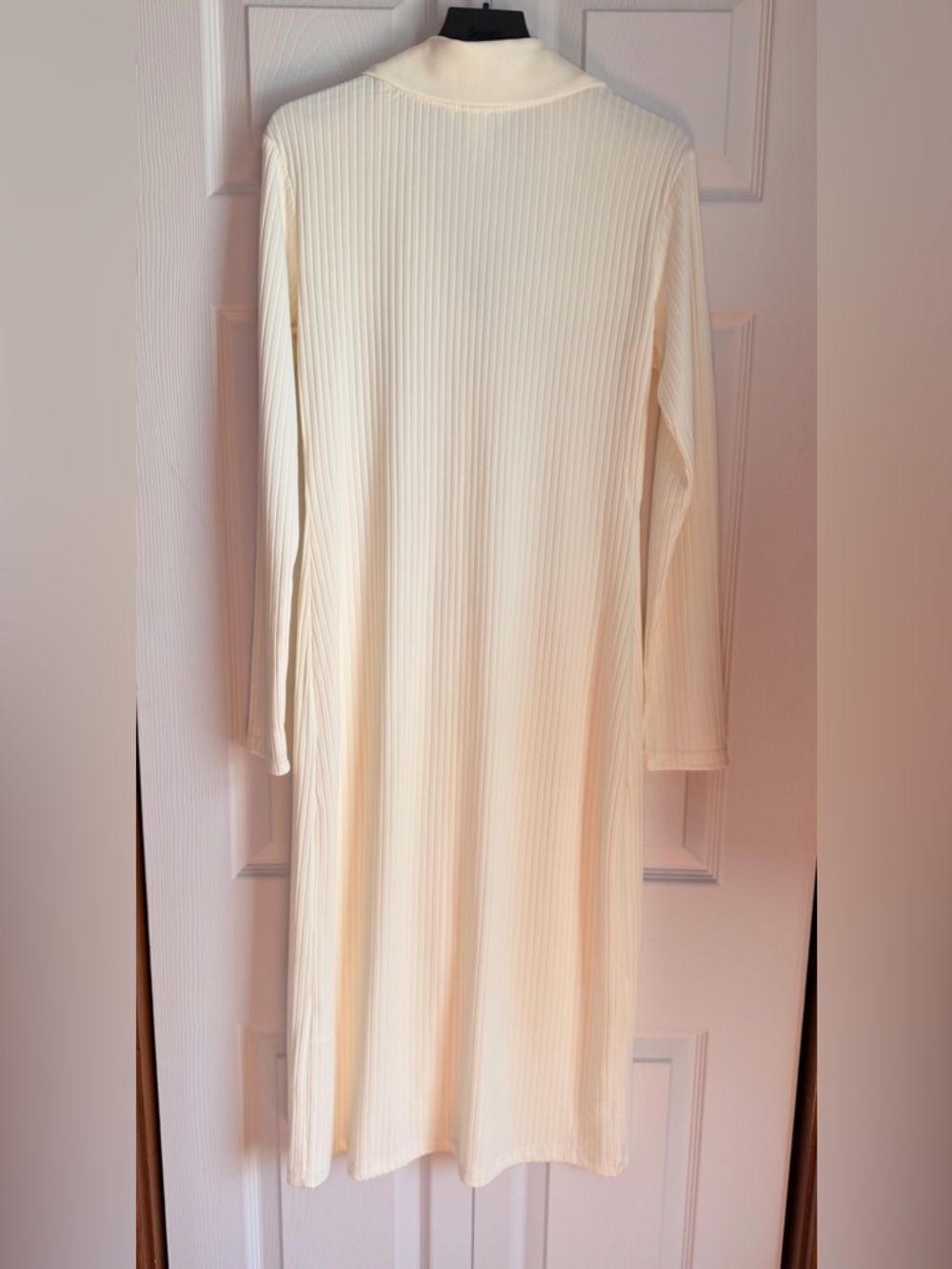 H&M Ribbed Button-Front Midi Dress in Cream - Picture 3 of 5
